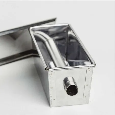 MOULE À CAKE EN INOX AVEC COUVERCLE ET INSERT TUBE MOULE À CAKE EN INOX AVEC COUVERCLE ET INSERT TUBE